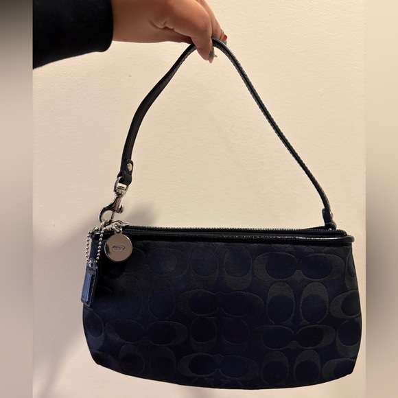 Coach Black Shoulder Bag - Picture 2 of 4